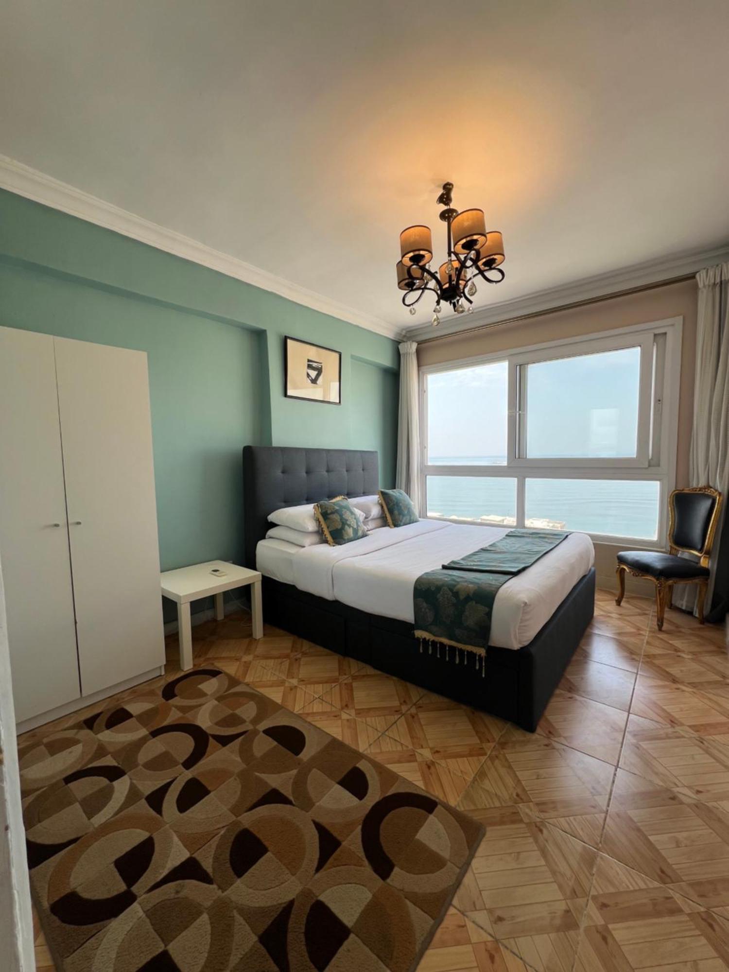 Downtown Sea View Suites İskenderiye Dış mekan fotoğraf